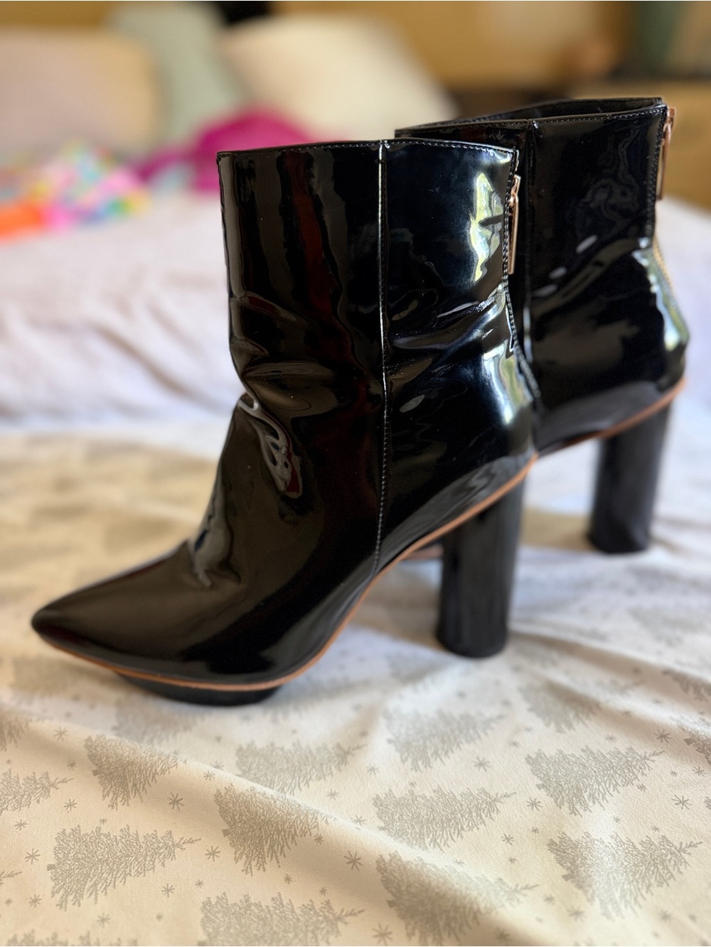 Luxury Designer Glossy Patent Leather Pointed Toe Ankle Boots - Black